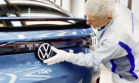 VW отказывается от планов закрытия заводов в Германии