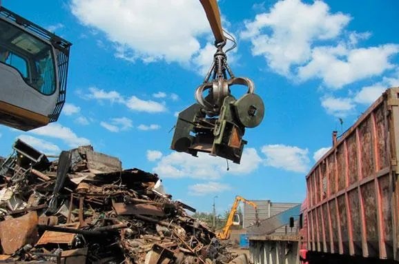 Железнодорожный лом на вес золота: УЗ продала металл за 9 тыс. грн/т