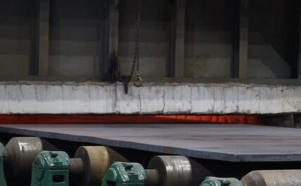 ЧерМК наращивает производство термообработанного листового проката