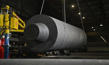 Группа "Эл 6" начинает промышленные поставки крупногабаритных графитированных электродов