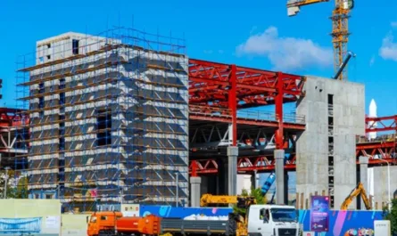 ЕВРАЗ НТМК поставил более 730 тонн стальных двутавров для строительства нового павильона на ВДНХ