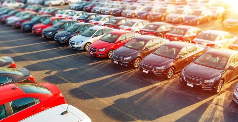 Продажи новых автомобилей в США достигли 6-летнего максимума